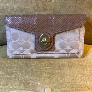 Coach wallet, used in great condition